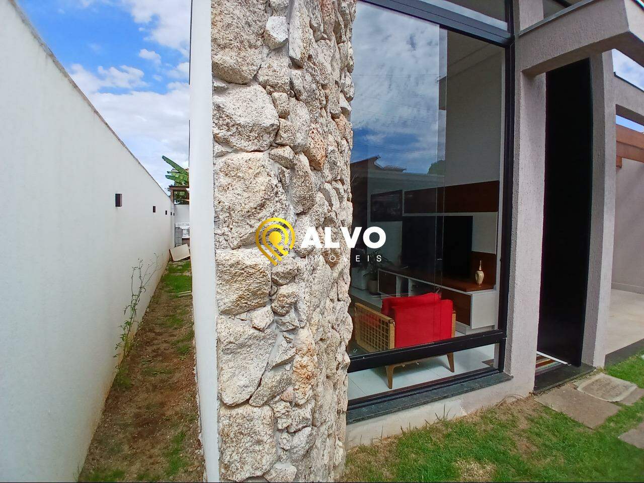 Casa à venda no Acácias: 