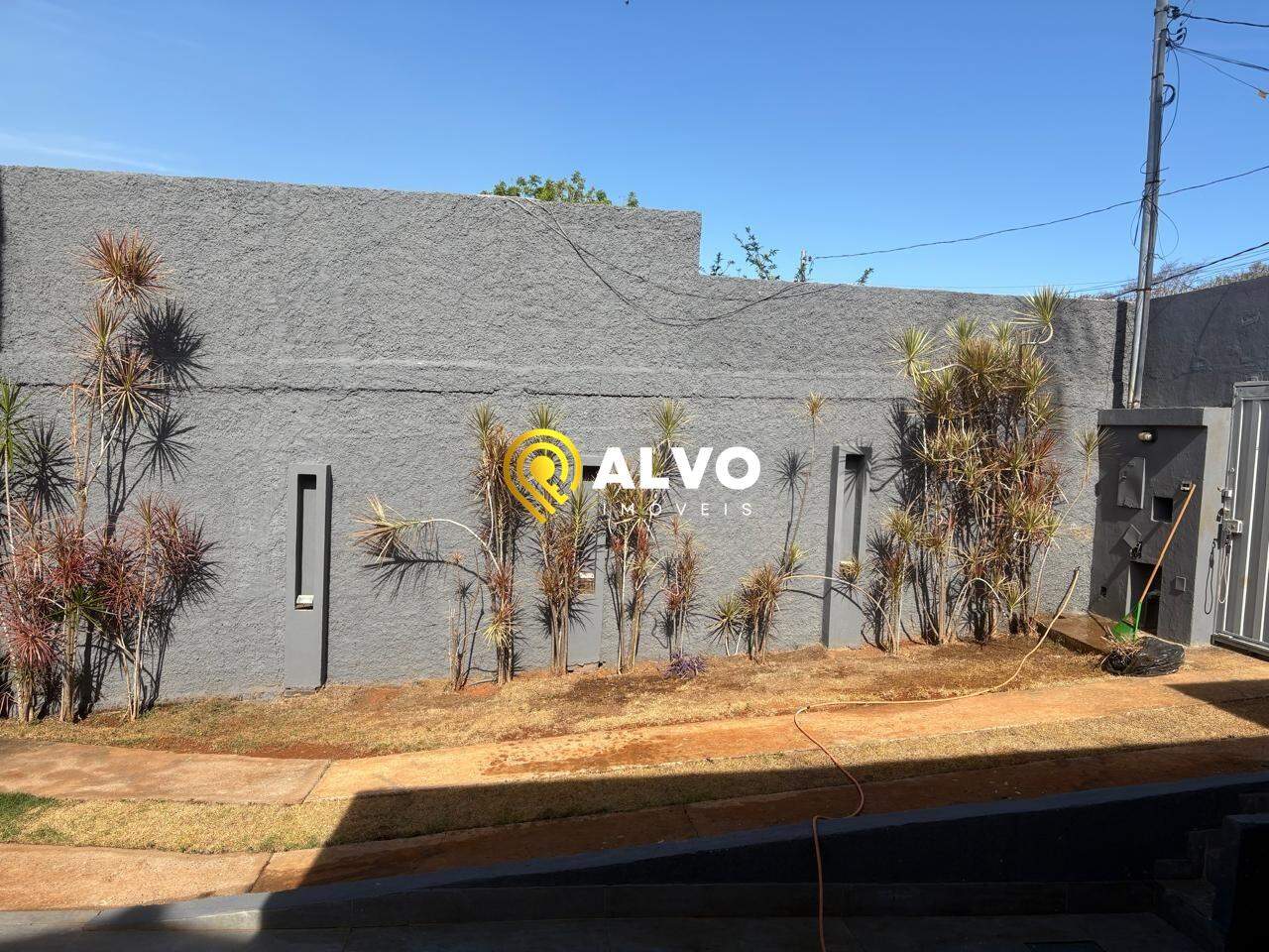 Casa para aluguel no Jardim Ipê II: 