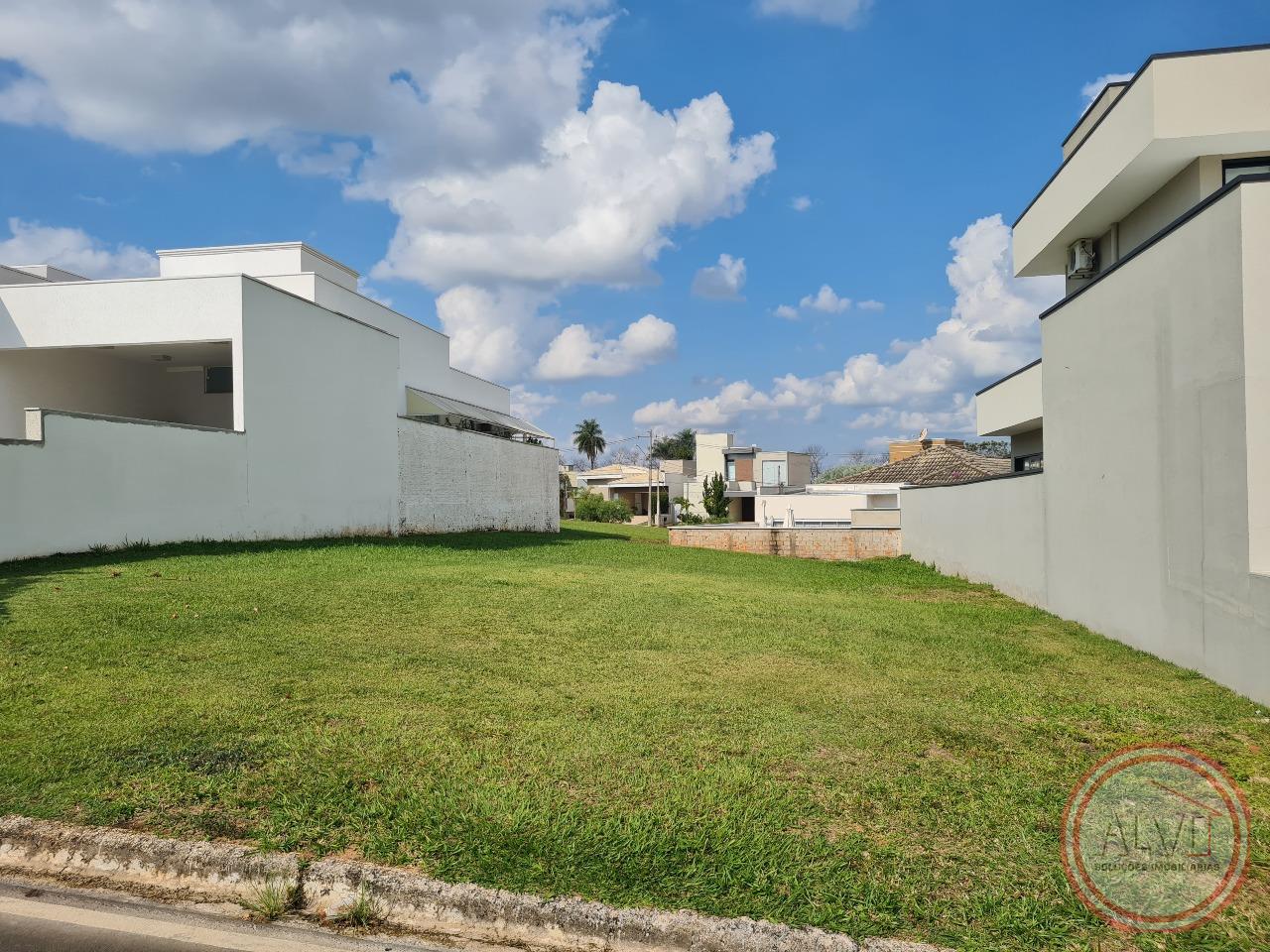 Terreno à venda no Residencial Portal do Lago: 