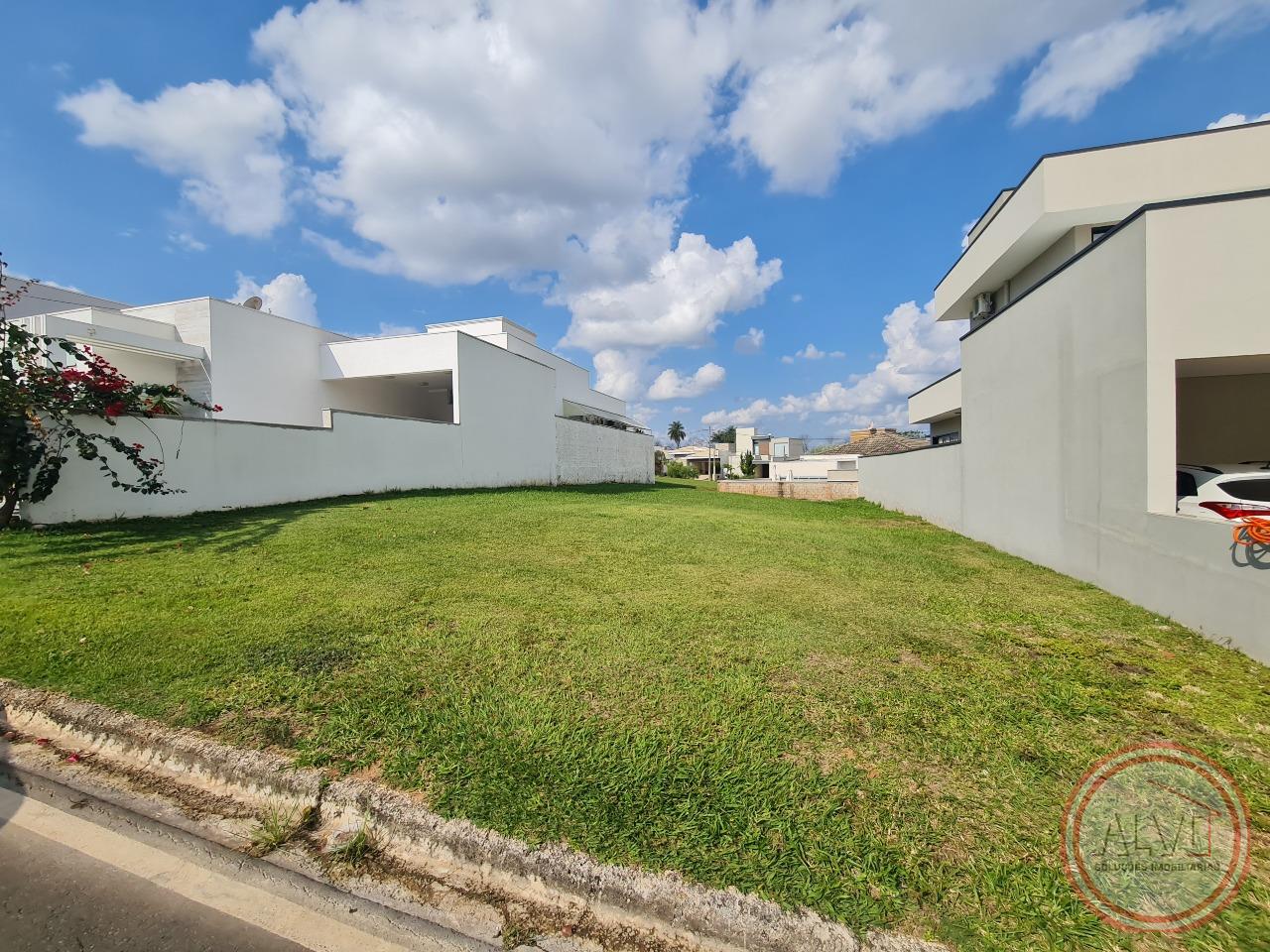 Terreno à venda no Residencial Portal do Lago: 