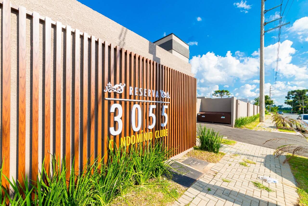 Lote em condomínio à venda no Novo Mundo: 