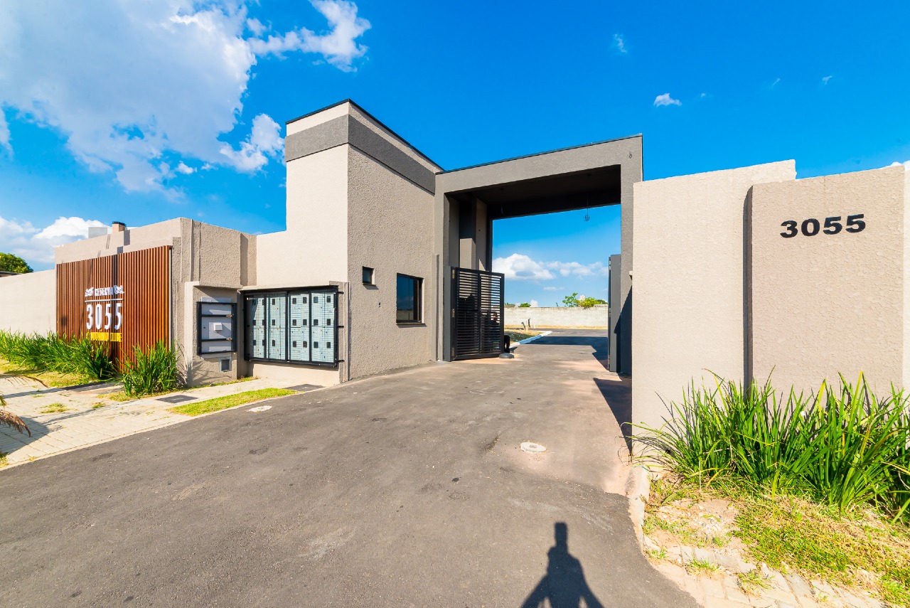 Lote em condomínio à venda no Novo Mundo: 