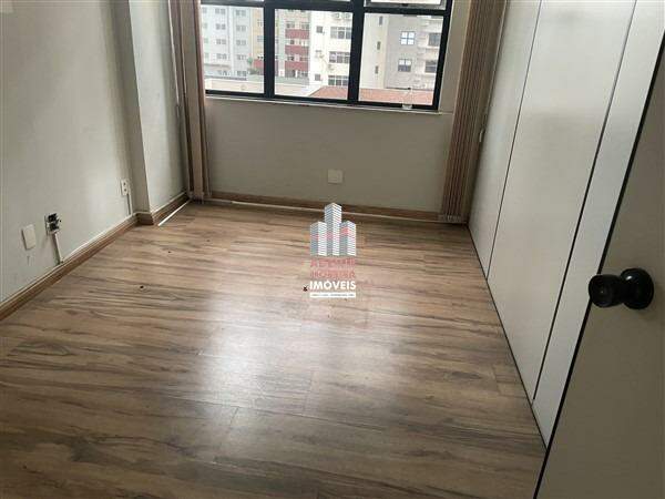 CONJUNTO DE SALAS para aluguel no Centro: 