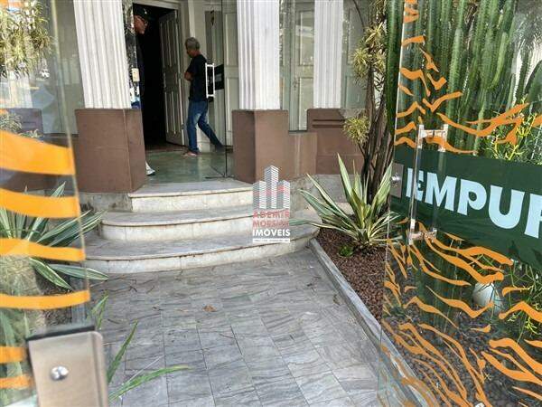 CASA COMERCIAL para aluguel no Funcionários: 