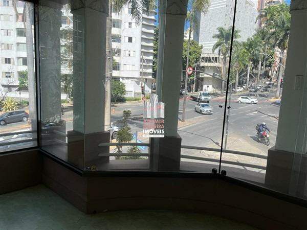 CASA COMERCIAL para aluguel no Funcionários: 