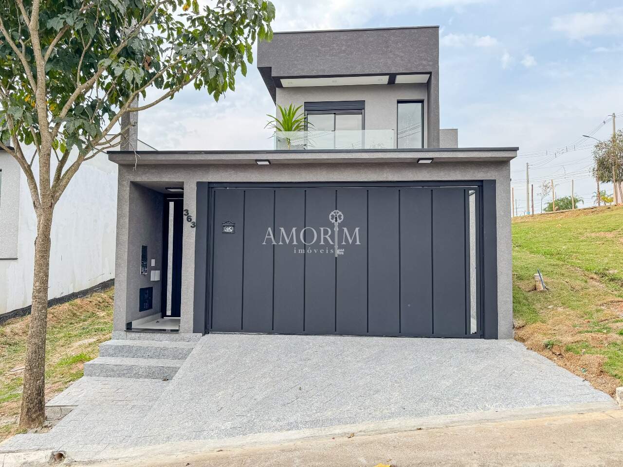 Casa À Venda Com 3 Suítes 2 Vagas e Piscina em Santana de Parnaíba