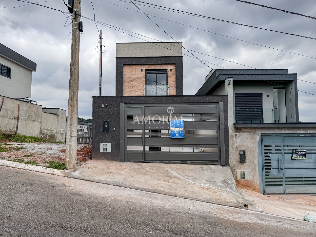 Casa em Condomínio À Venda 3 Quartos 1 Suíte e 2 Vagas em Santana de Parnaíba/Sp