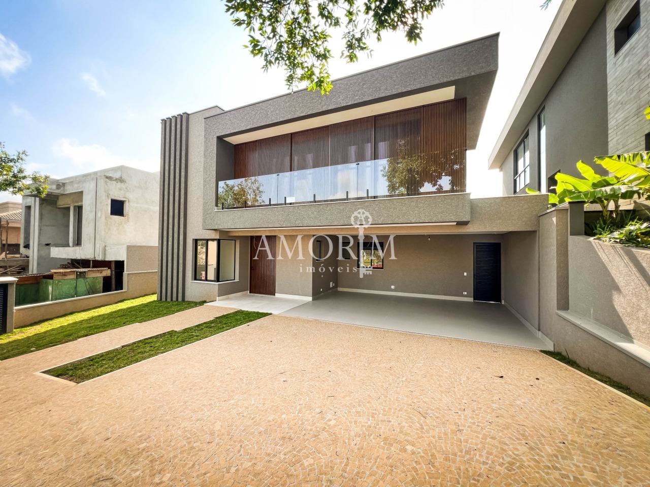 Casa em Condomínio Fechado Com 4 Suítes - Alphaville