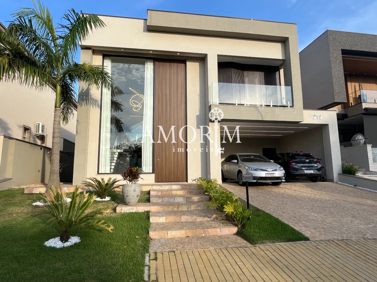 Casa Mobiliada À Venda Com 4 Suítes