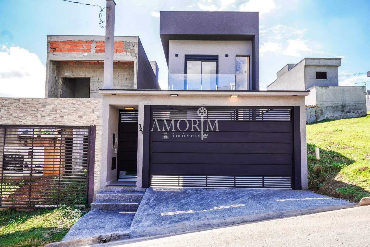 Casa À Venda Com 3 Suítes 2 Vagas e Piscina em Santana de Parnaíba