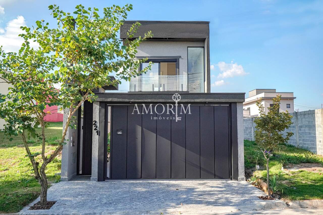 Casa em Condomínio Com 3 Suítes Piscina e 2 Vagas em Santana de Parnaíba