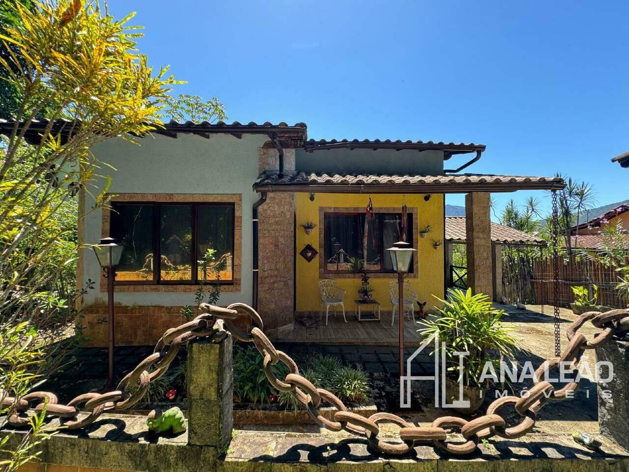 Casa de Condomínio à venda no Limoeiro: 