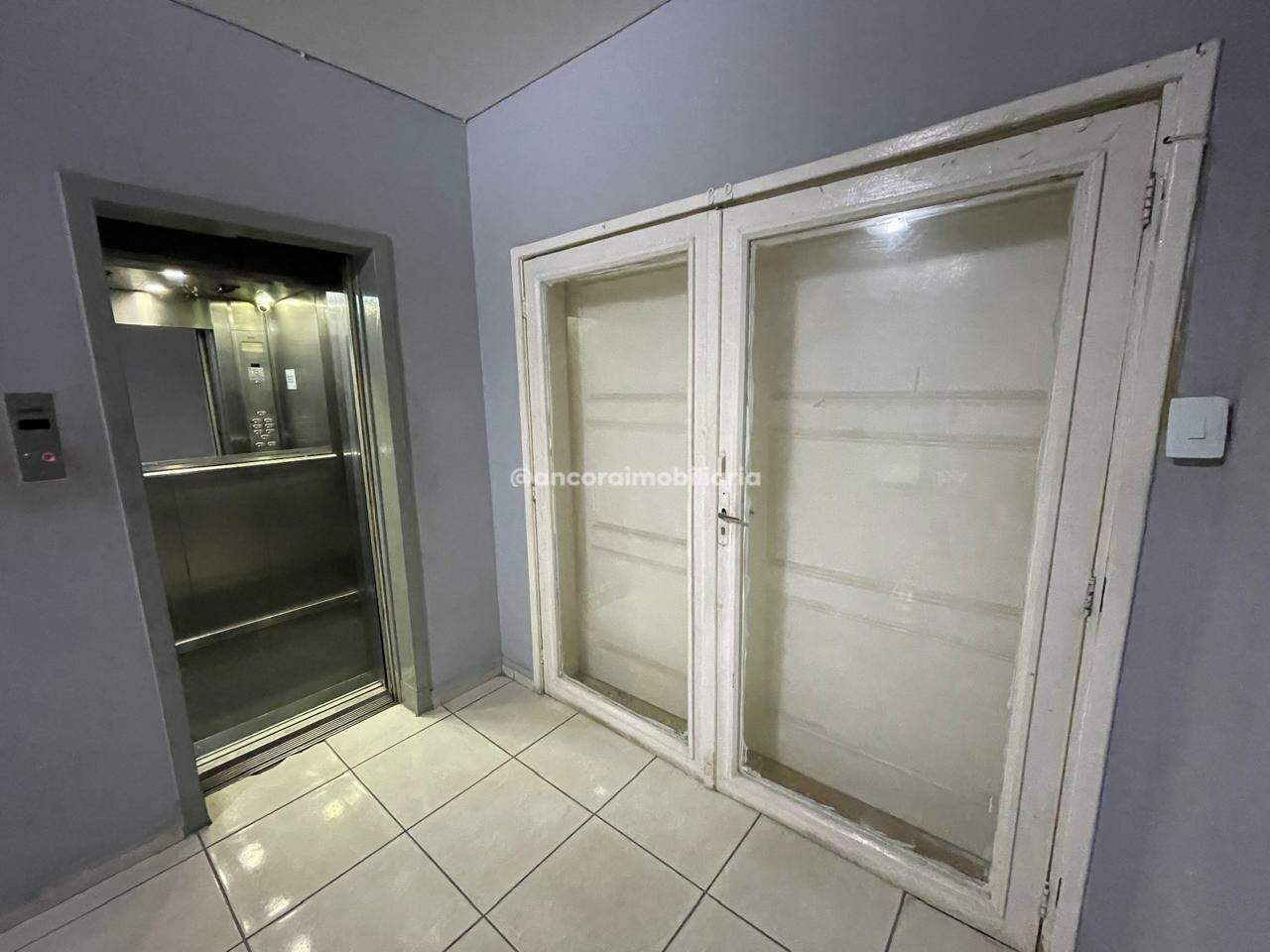 Sala para aluguel no Santo Antonio: 