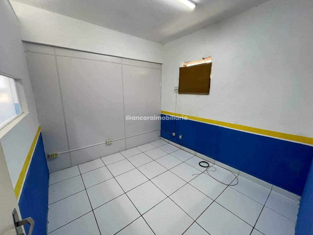 Sala para aluguel no Santo Antonio: 