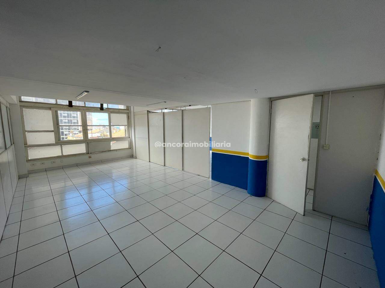 Sala para aluguel no Santo Antonio: 