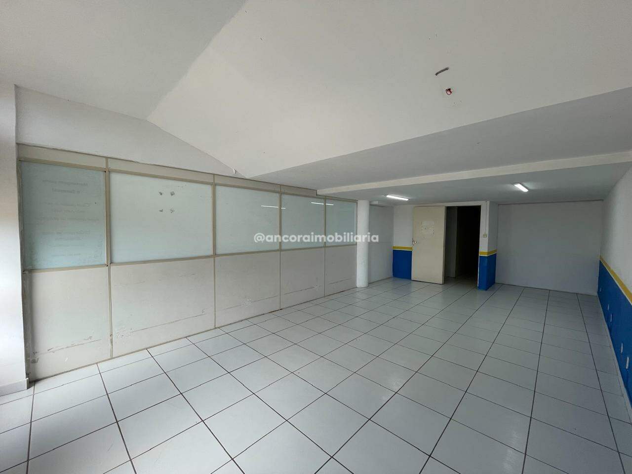 Sala para aluguel no Santo Antonio: 