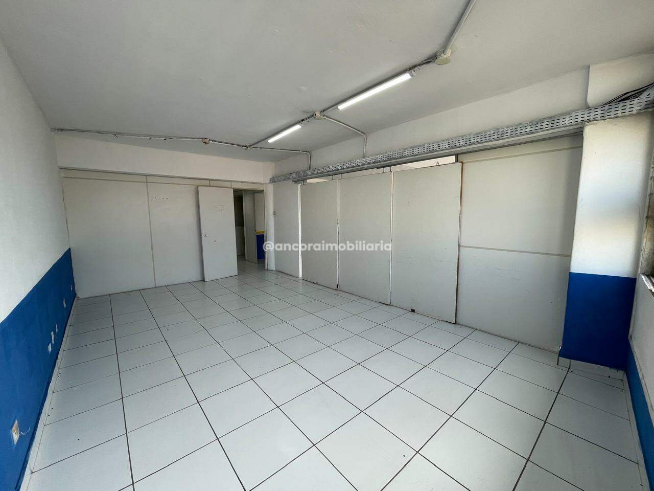Sala para aluguel no Santo Antonio: 