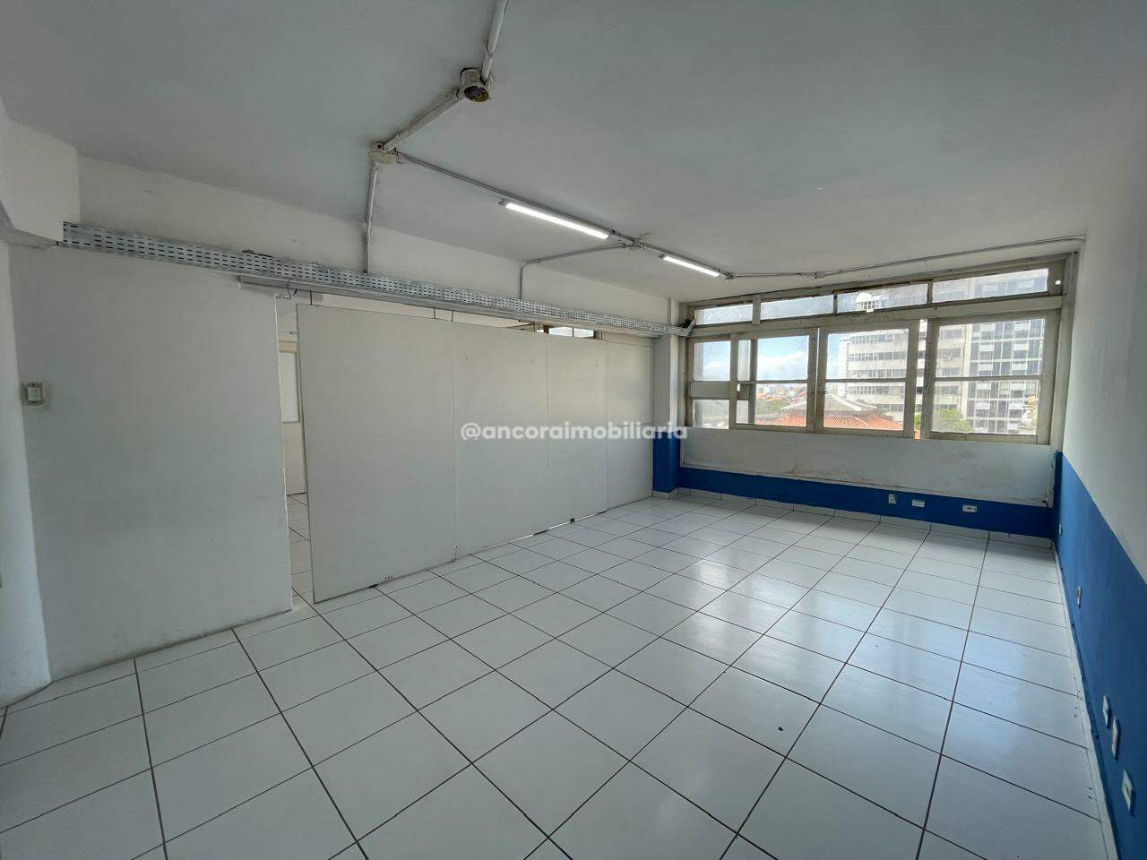 Sala para aluguel no Santo Antonio: 