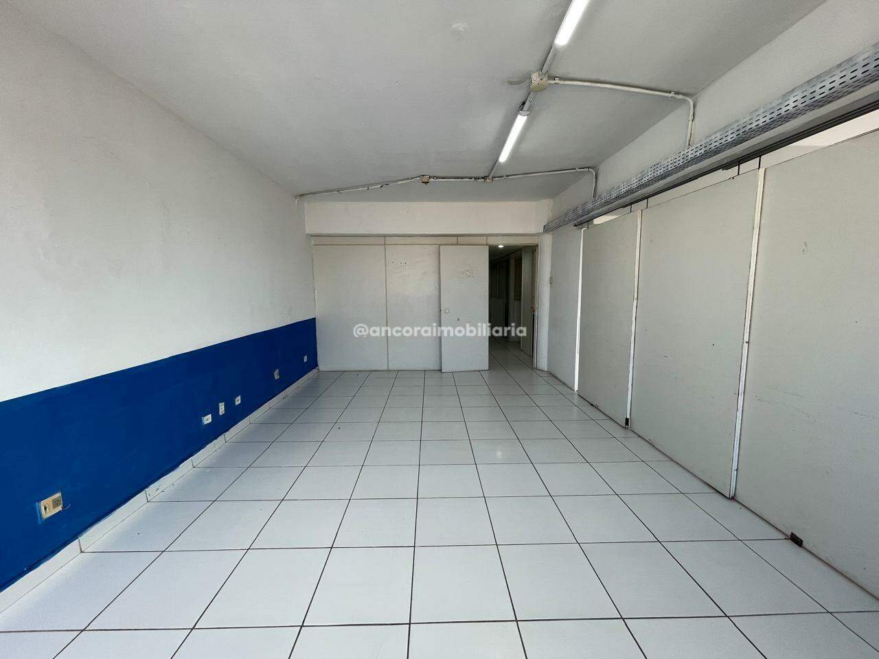 Sala para aluguel no Santo Antonio: 
