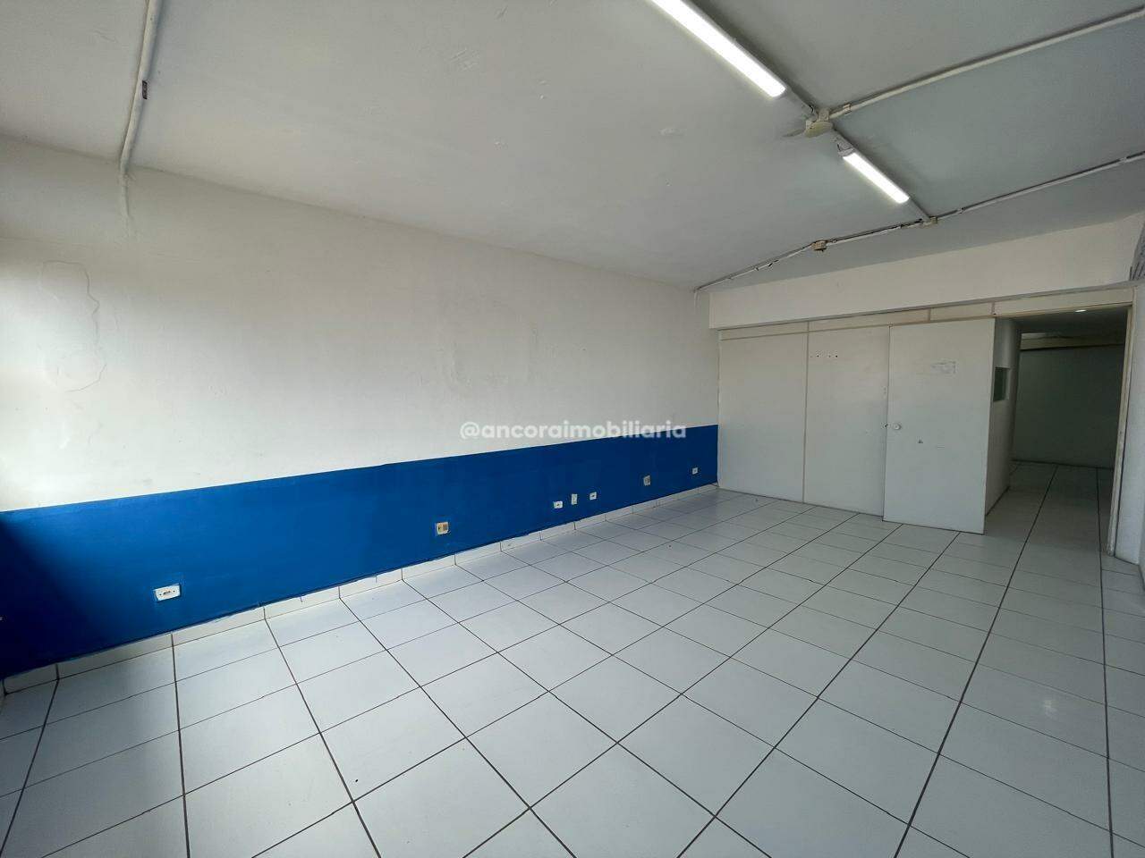 Sala para aluguel no Santo Antonio: 