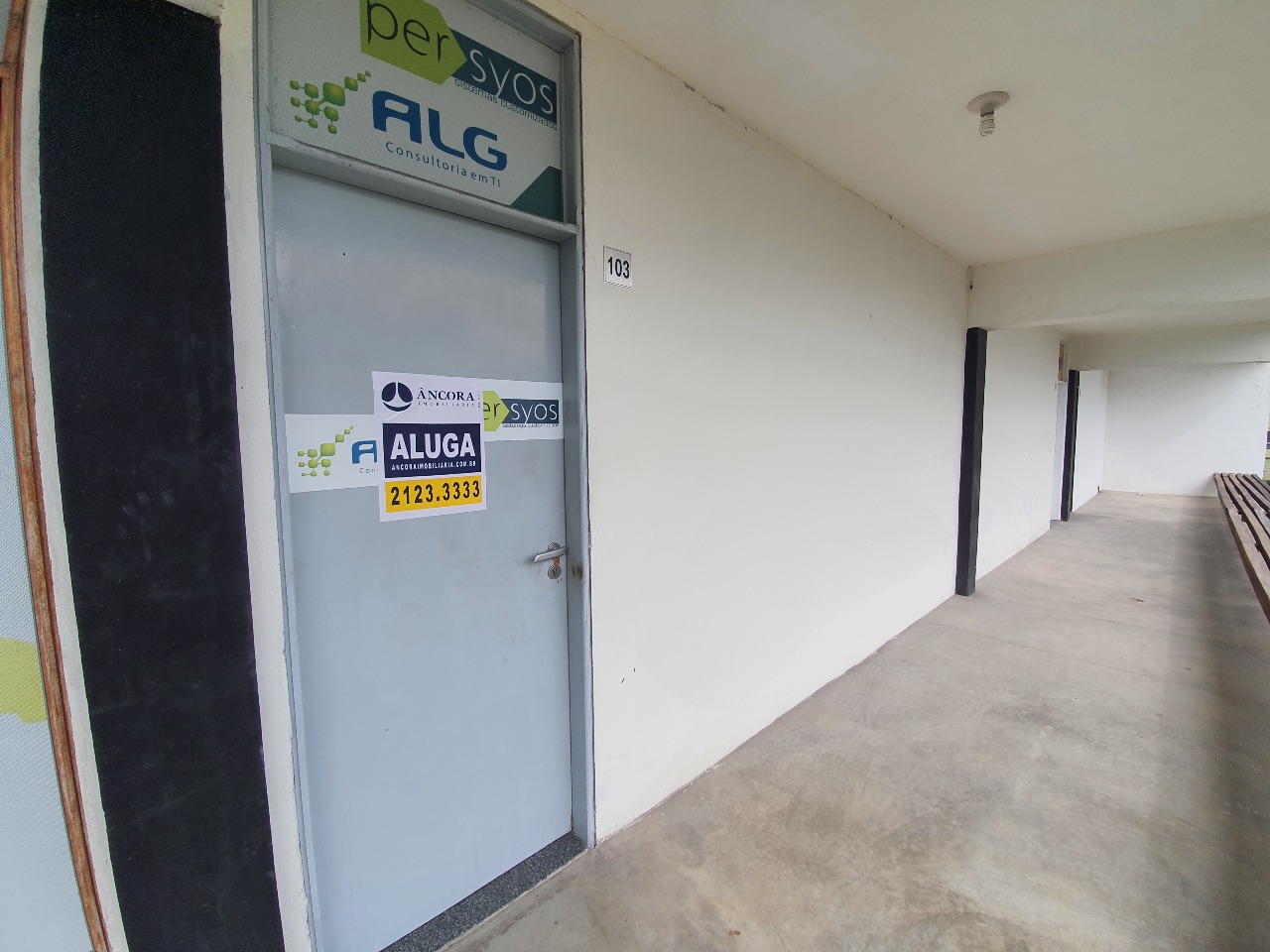 Sala para aluguel no Cordeiro: 