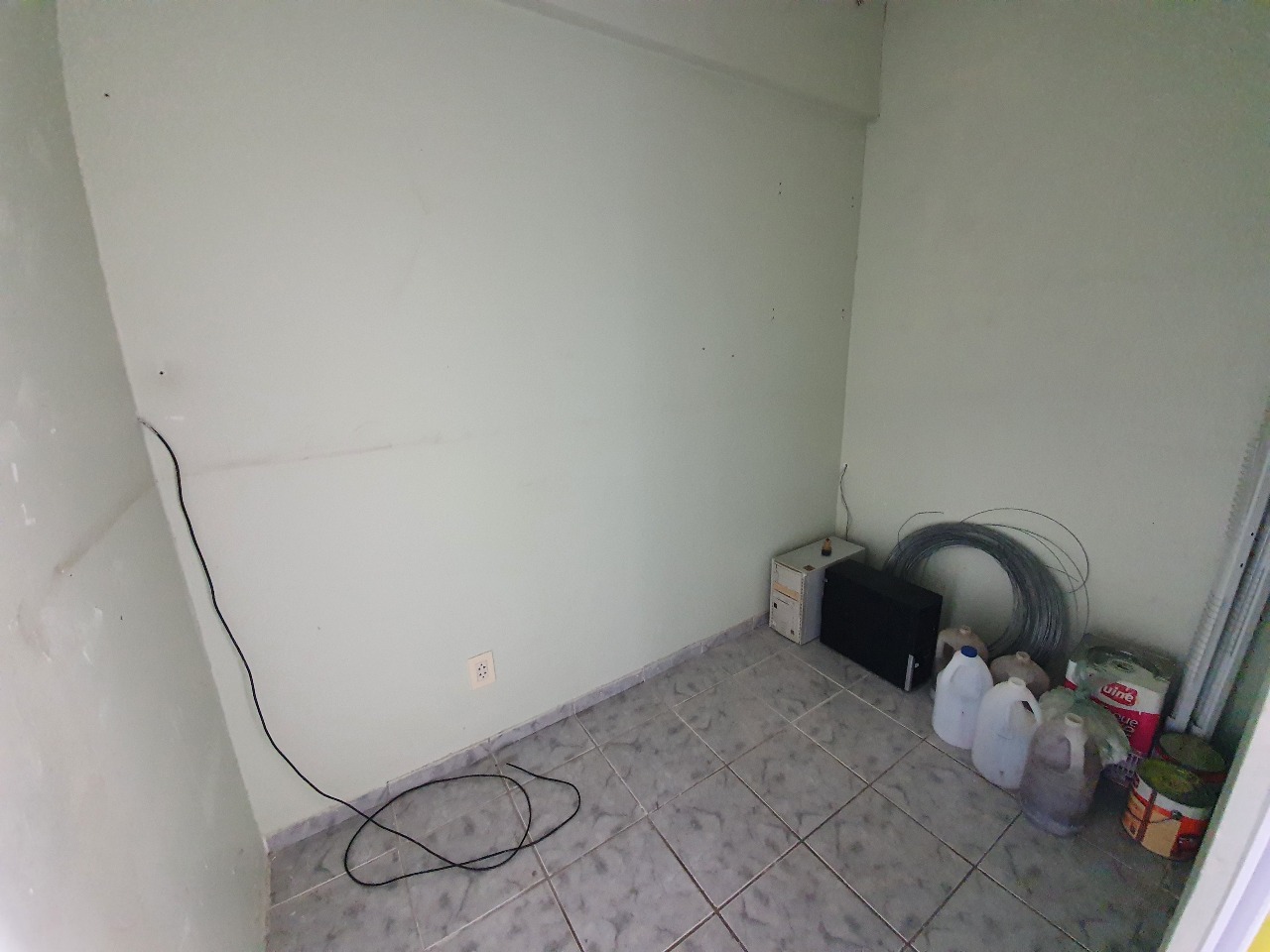 Sala para aluguel no Cordeiro: 