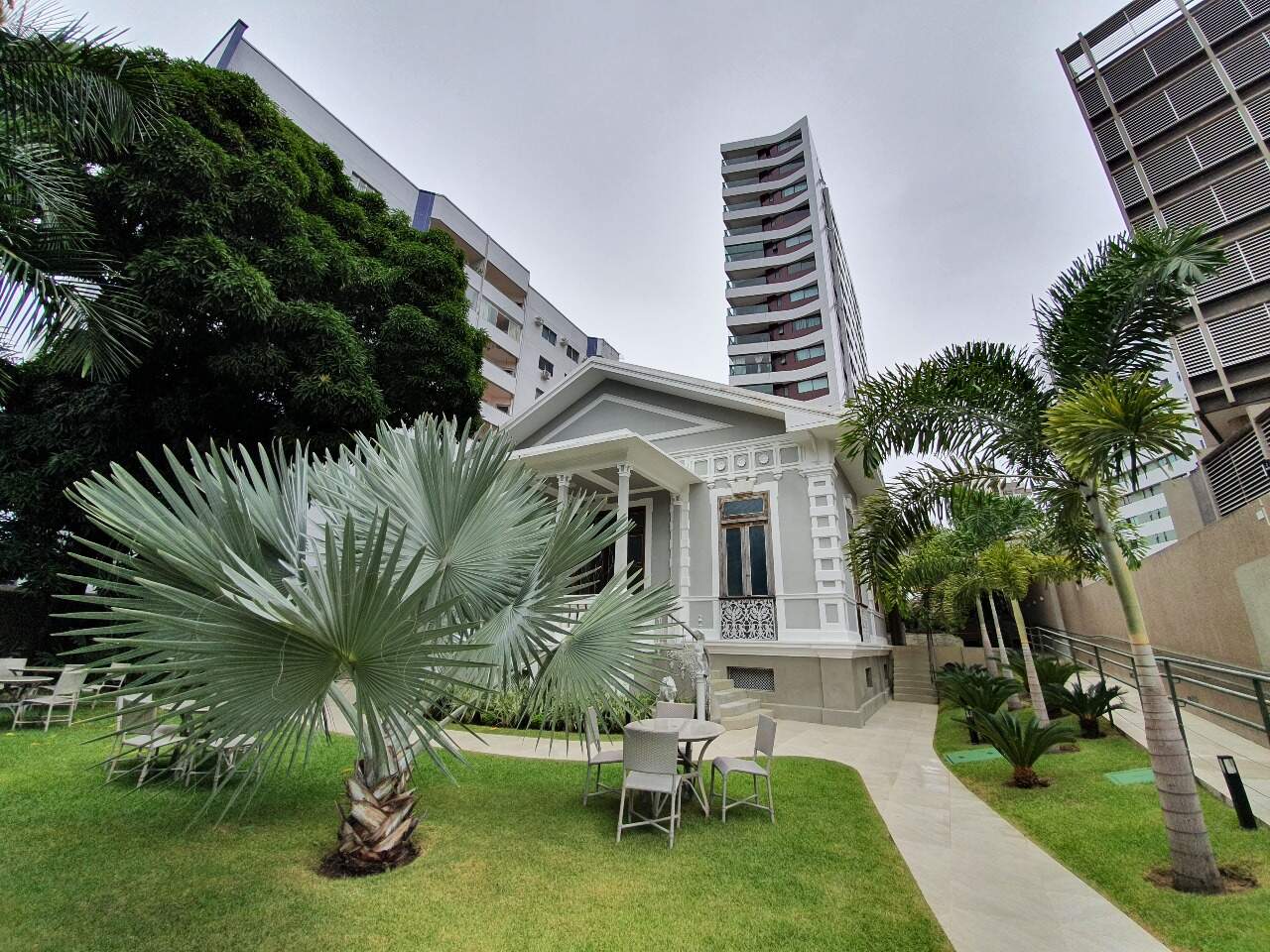 Apartamento para aluguel no Graças: 