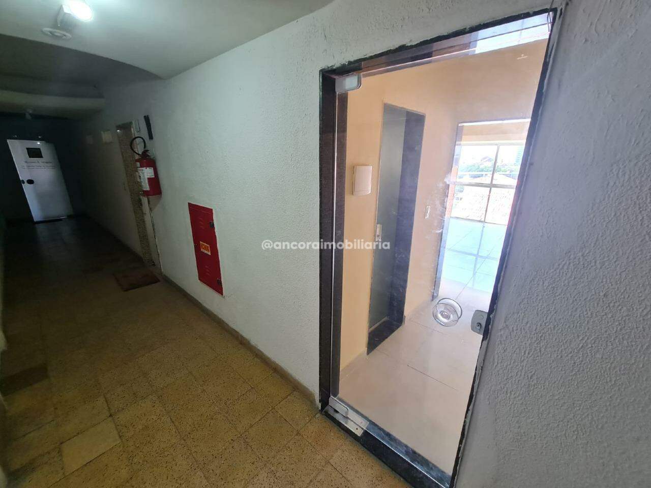 Sala para aluguel no Santo Antonio: 