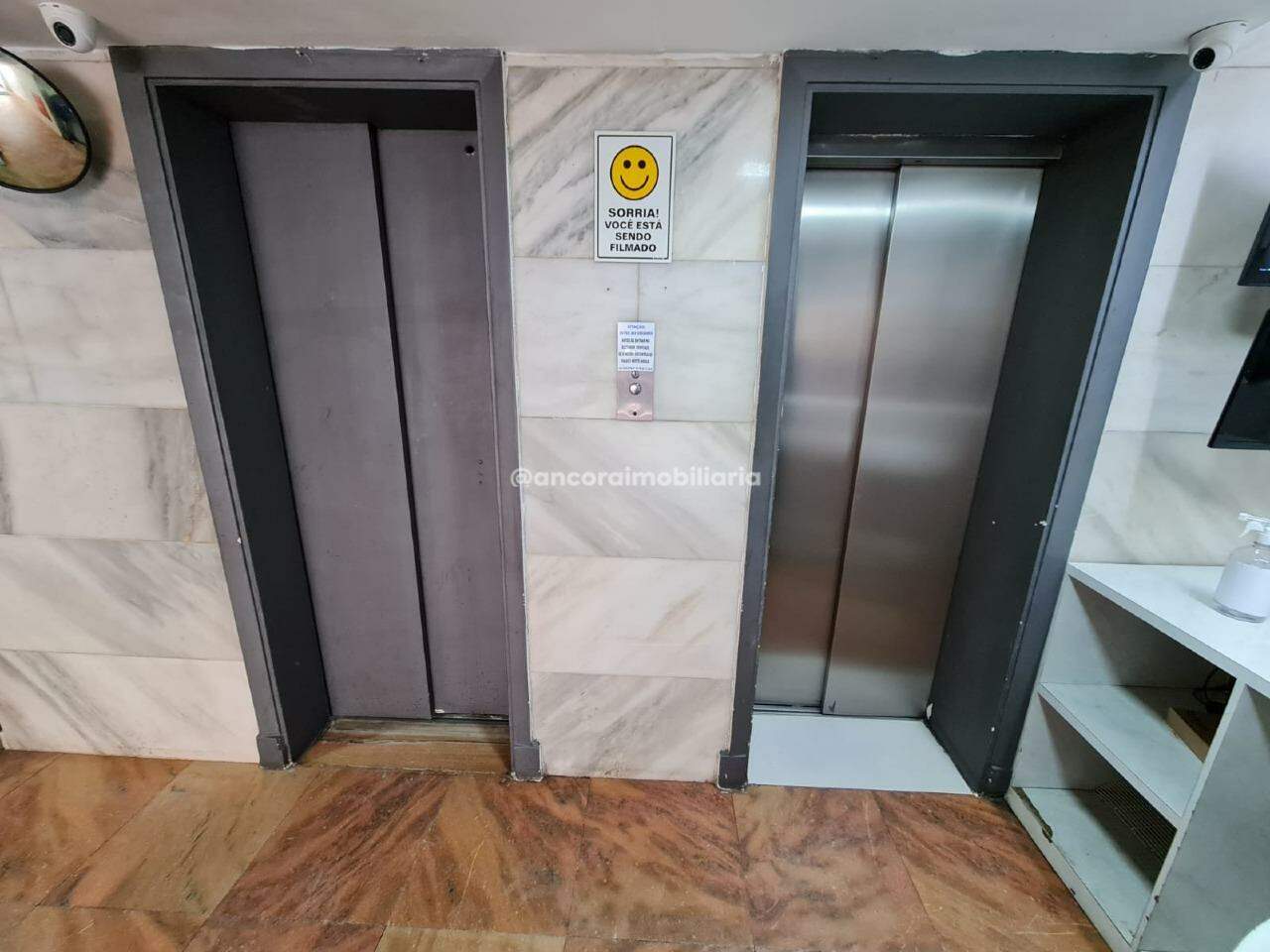 Sala para aluguel no Santo Antonio: