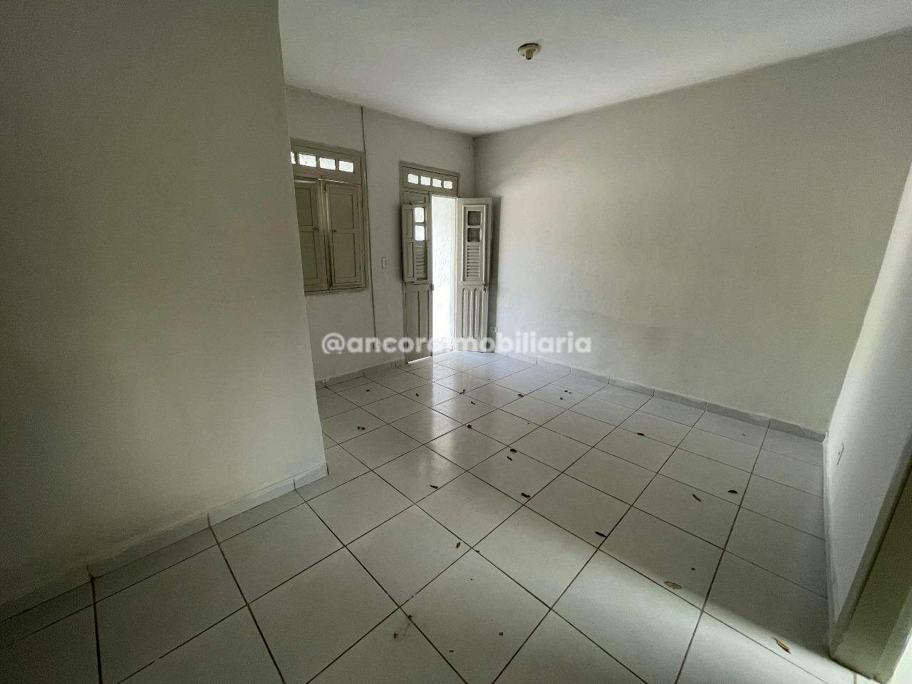 Casa para aluguel no Barro: 