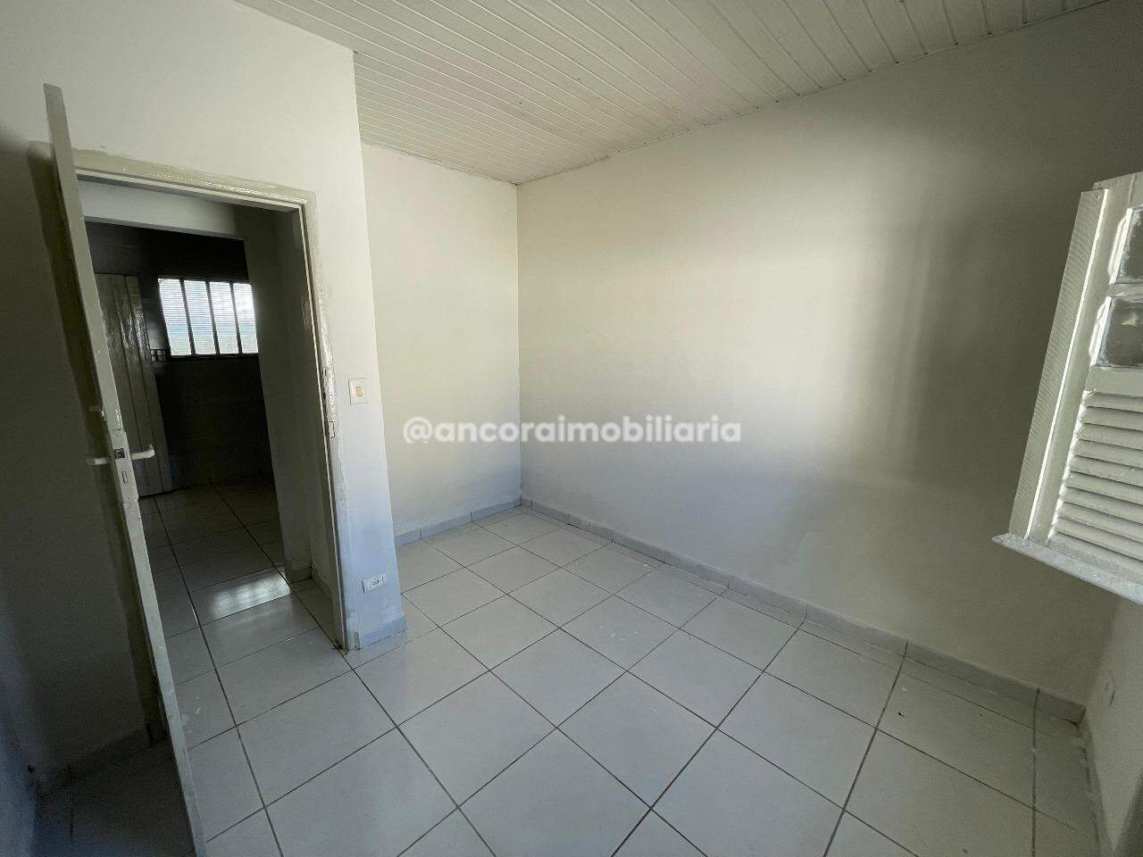 Casa para aluguel no Barro: 
