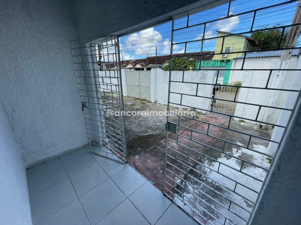 Casa para aluguel no Barro: 