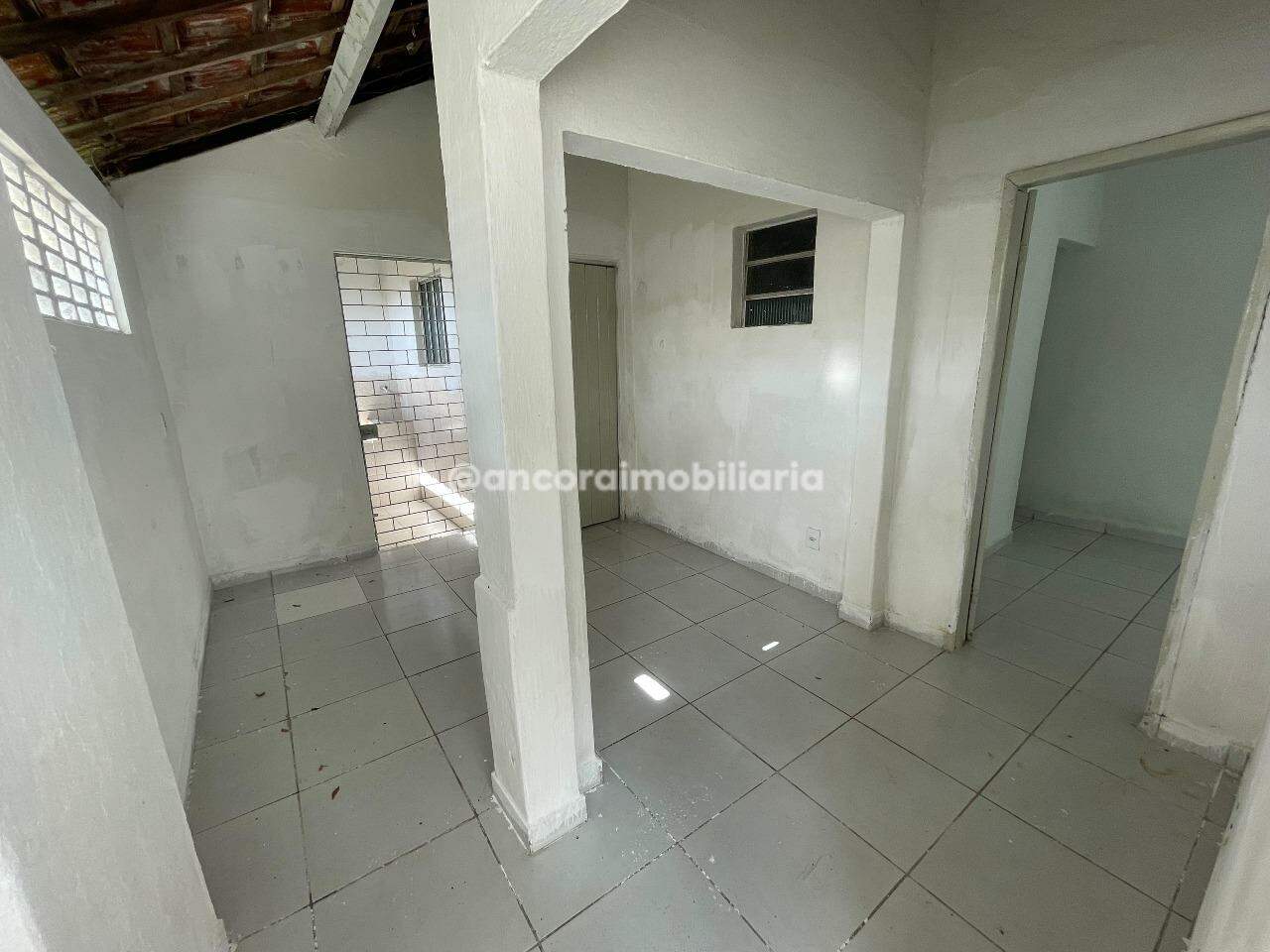 Casa para aluguel no Barro: 