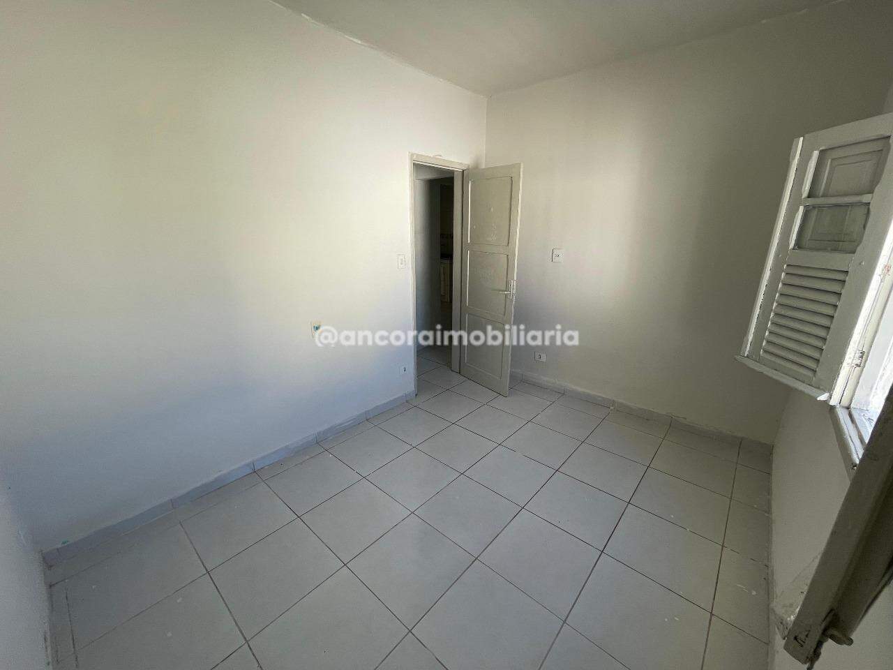 Casa para aluguel no Barro: 