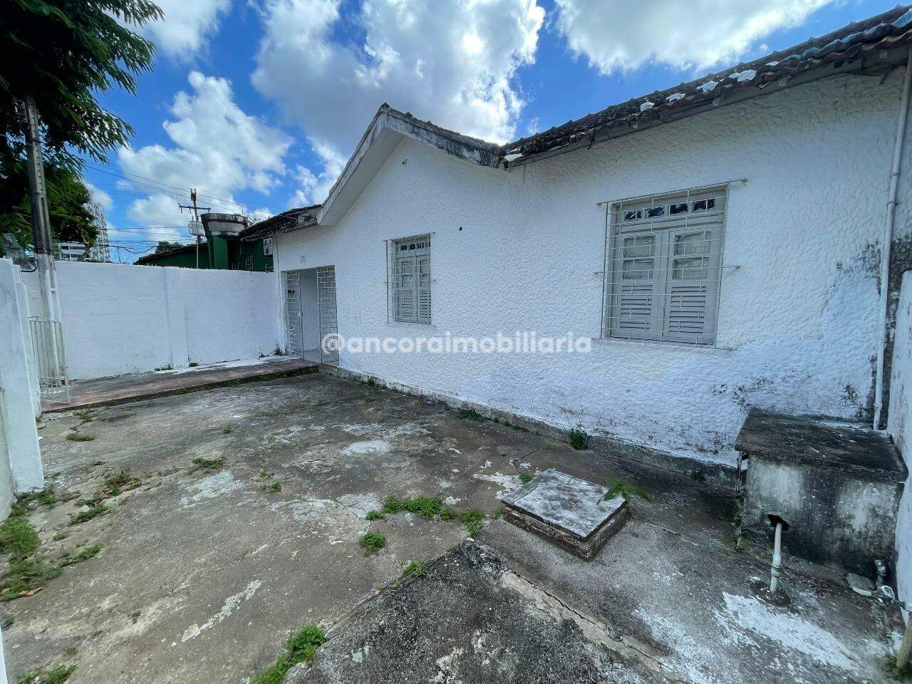 Casa para aluguel no Barro: 