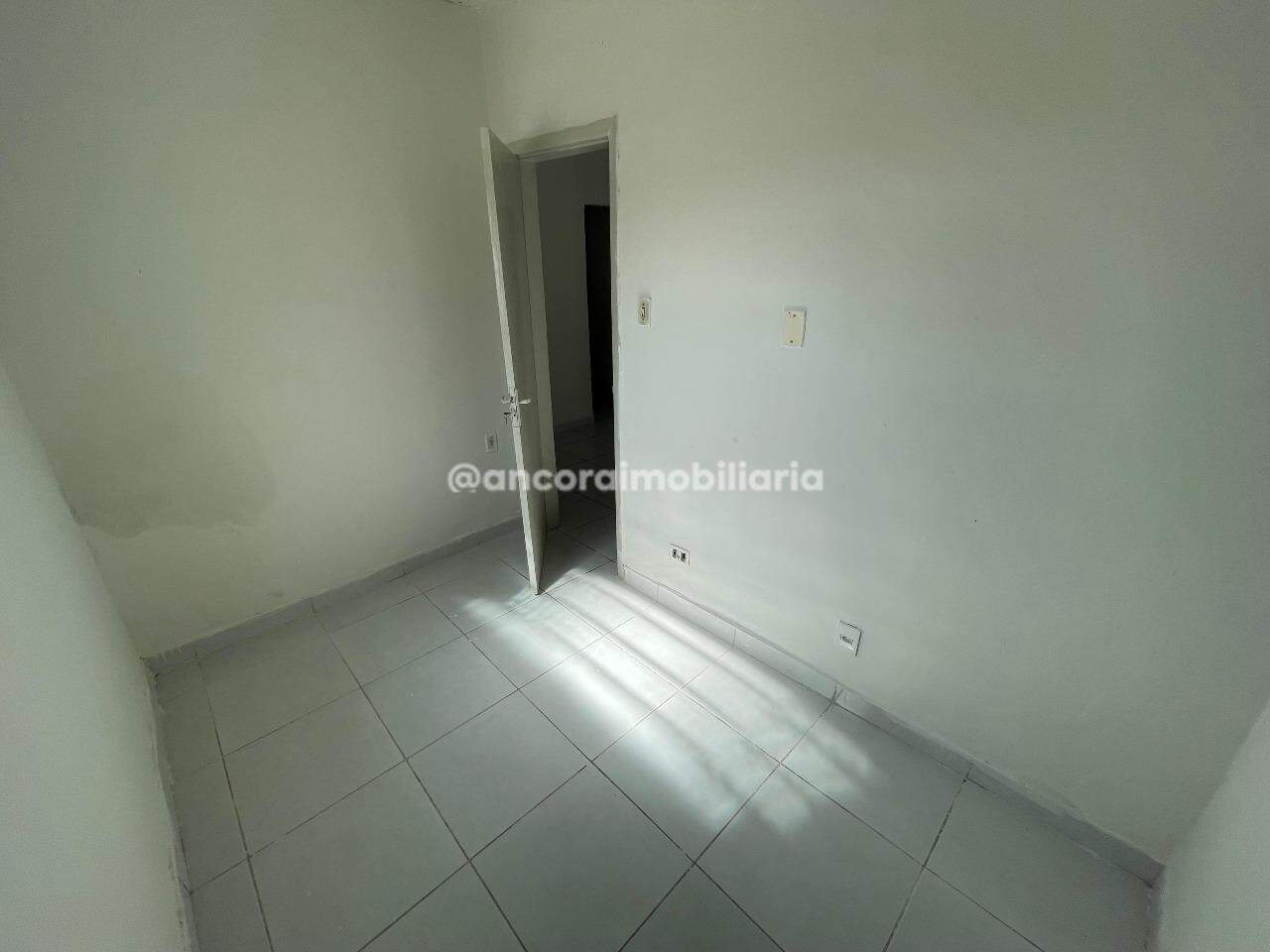 Casa para aluguel no Barro: 