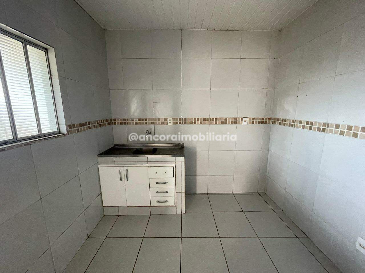 Casa para aluguel no Barro: 