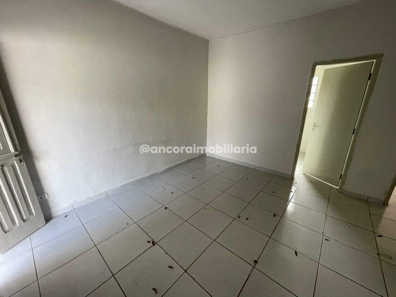 Casa para aluguel no Barro: 