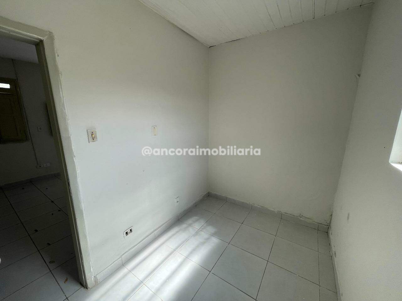 Casa para aluguel no Barro: 