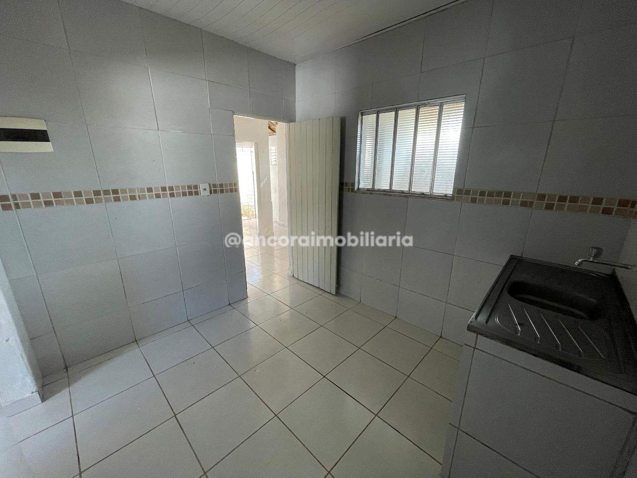 Casa para aluguel no Barro: 