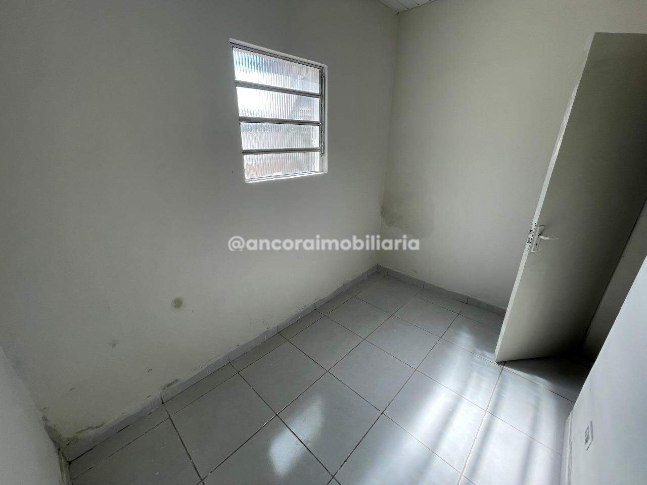 Casa para aluguel no Barro: 