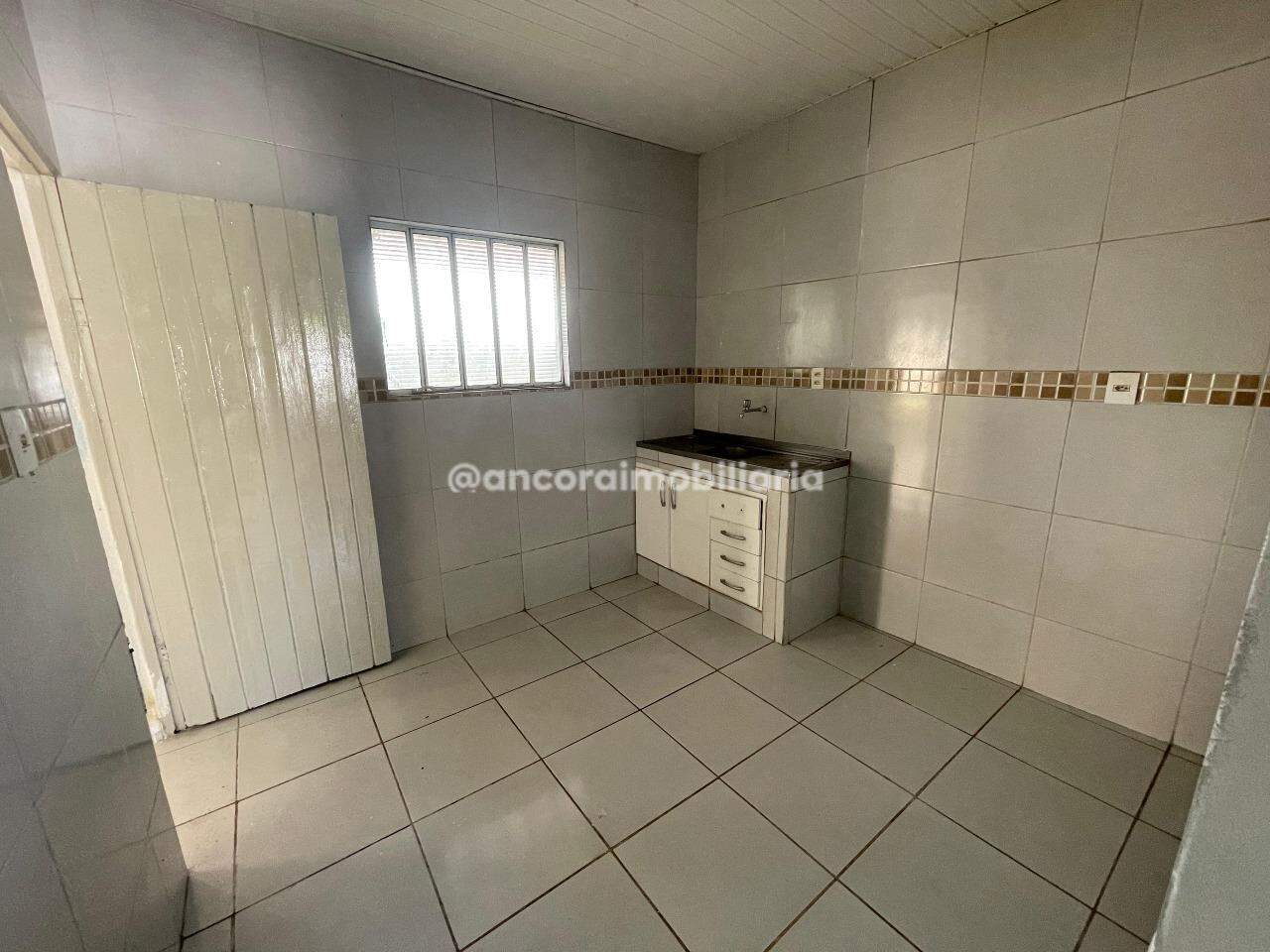 Casa para aluguel no Barro: 