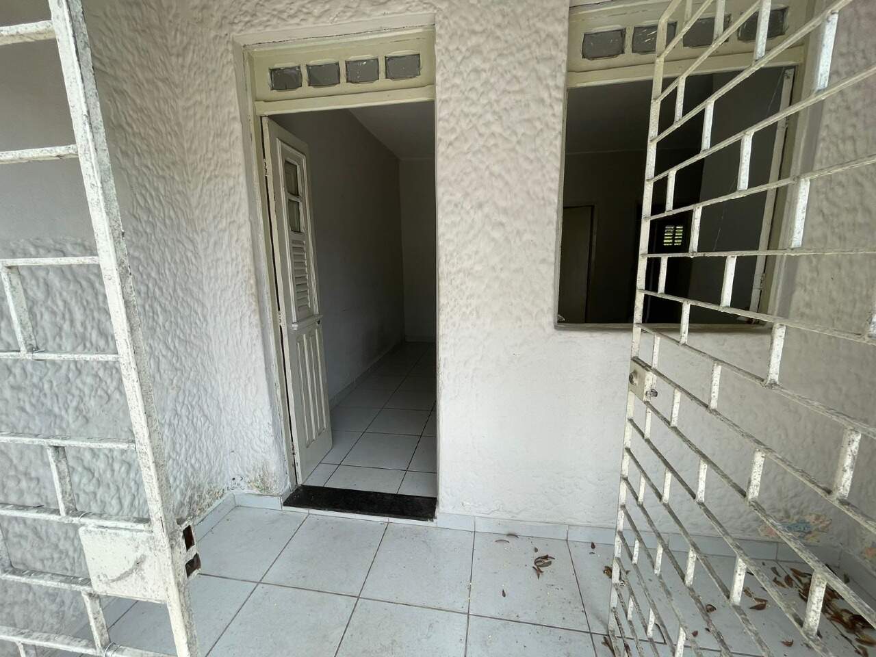 Casa para aluguel no Barro: 
