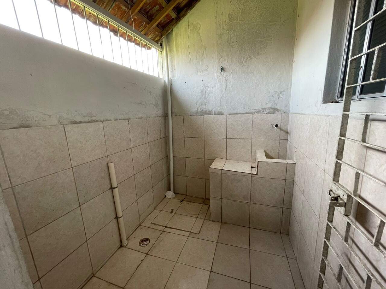 Casa para aluguel no Barro: 