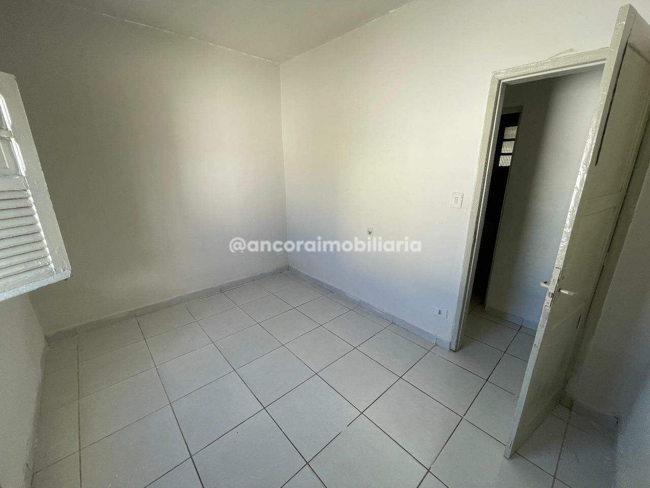 Casa para aluguel no Barro: 
