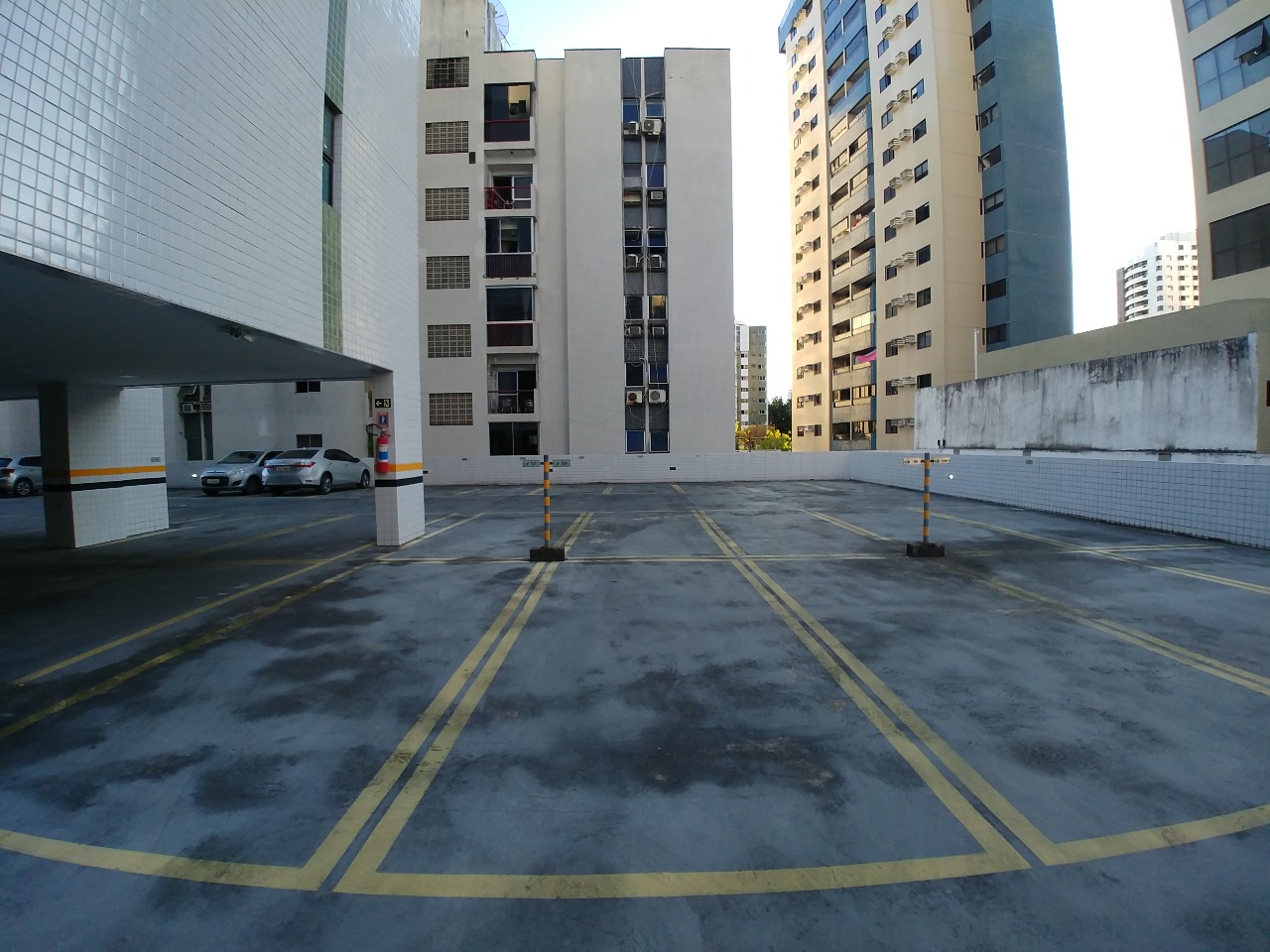 Apartamento para aluguel no Aflitos: 