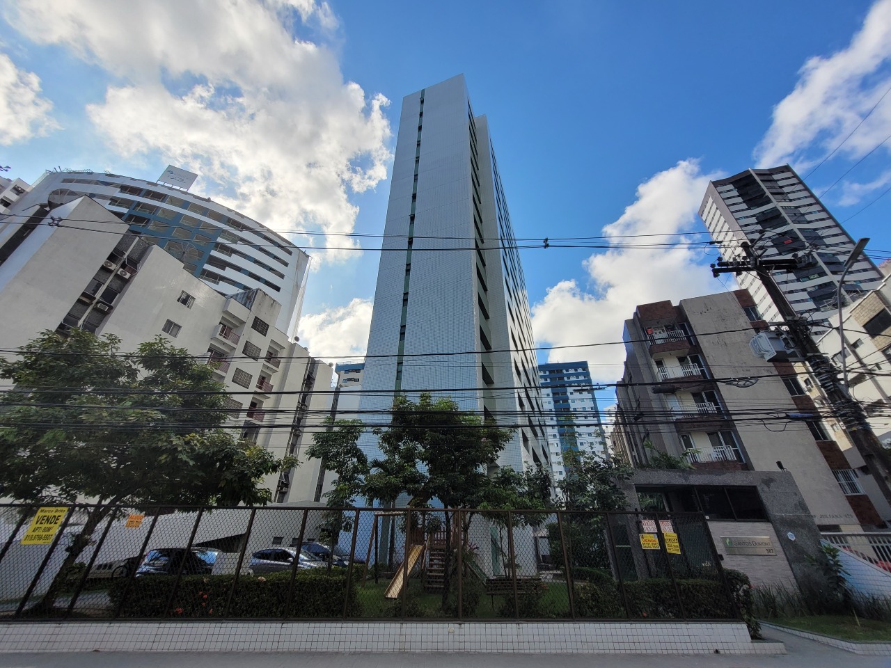 Apartamento para aluguel no Aflitos: 