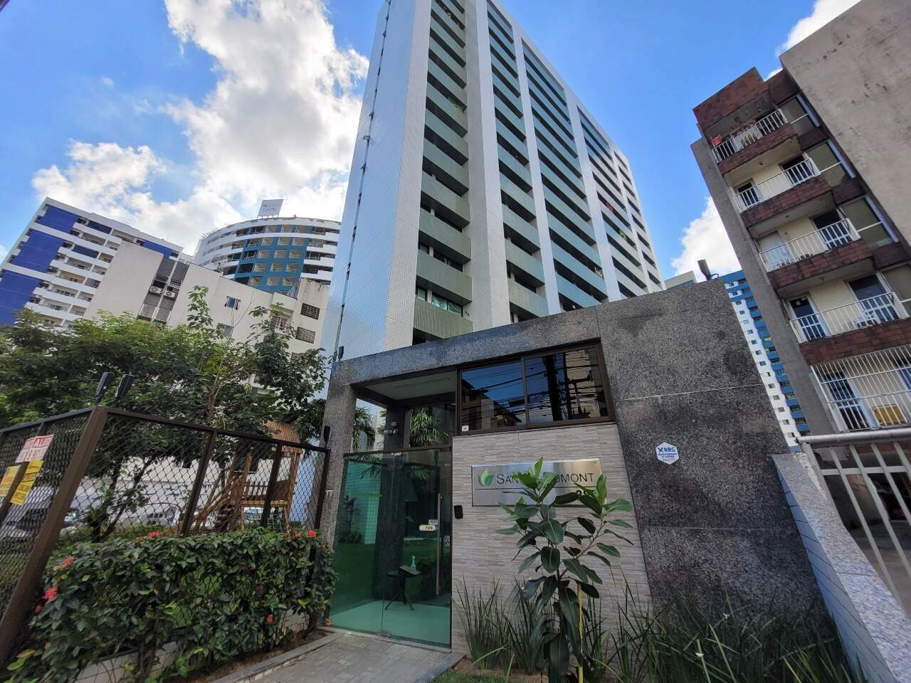 Apartamento para aluguel no Aflitos: 