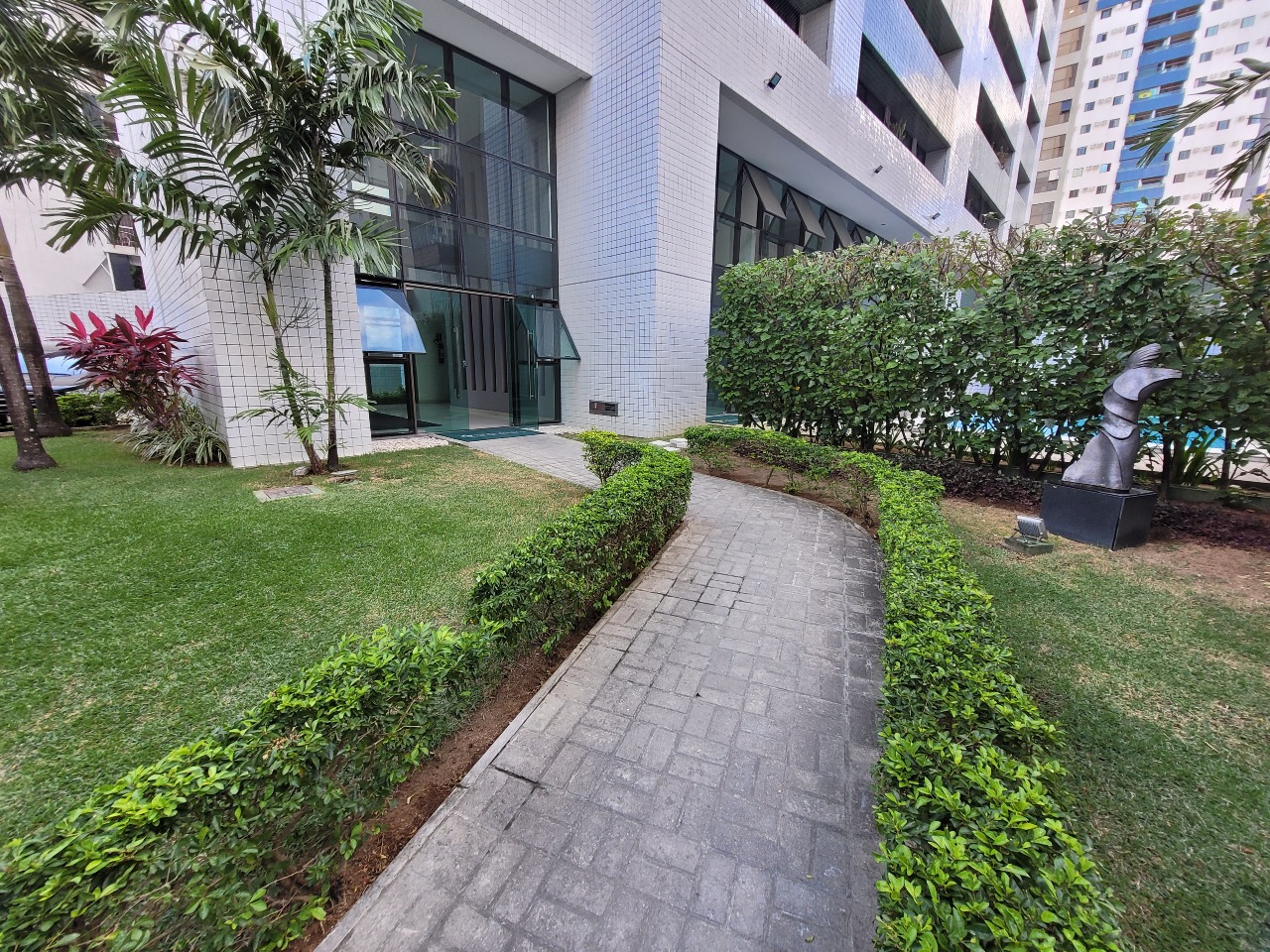 Apartamento para aluguel no Aflitos: 