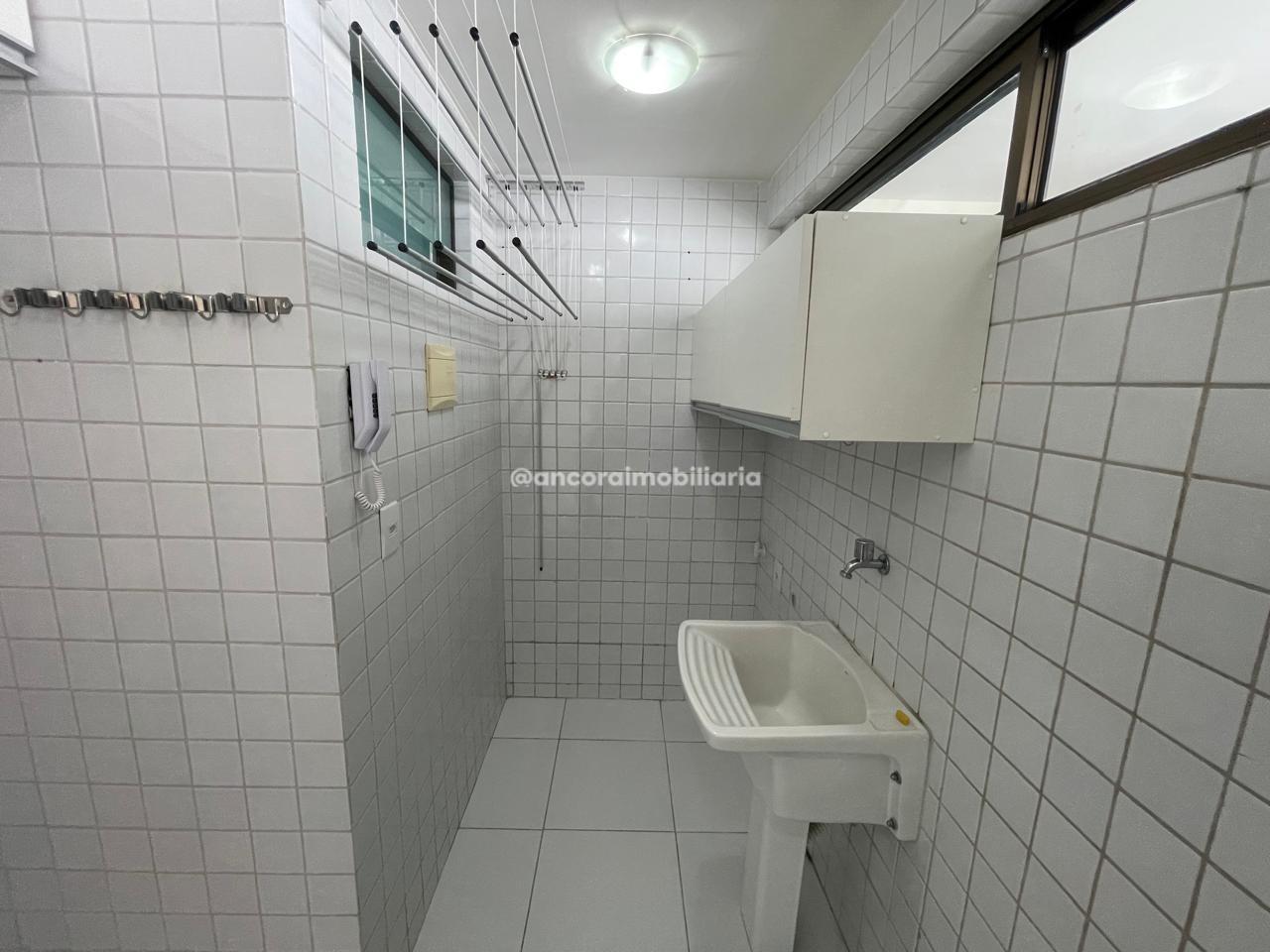 Apartamento para aluguel no Aflitos: 